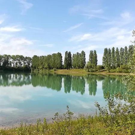 Paisible En Bord De Seine Avec Wifi Et Terrasse - Fr-1-527-54 Hébergement de vacances *